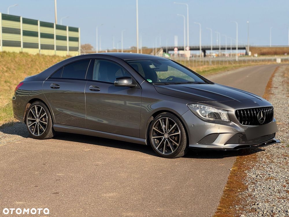 Mercedes-Benz CLA 200 7G-DCT Urban - 16