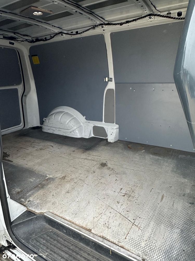 Volkswagen Transporter - 15