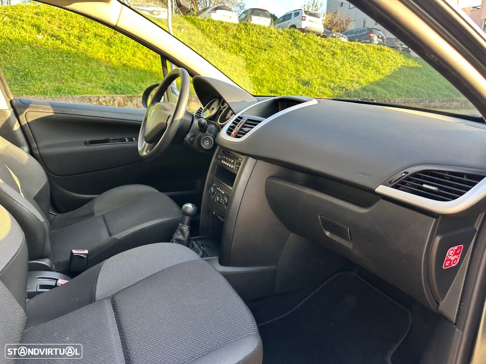Peugeot 207 1.4 16V Active - 28