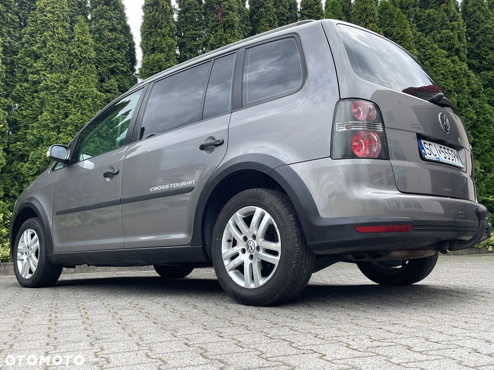 Volkswagen Touran 1.4 TSI Cross - 10