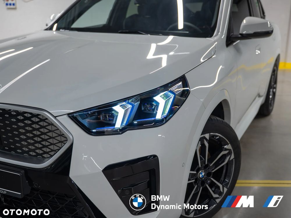 BMW iX2 eDrive20 - 8