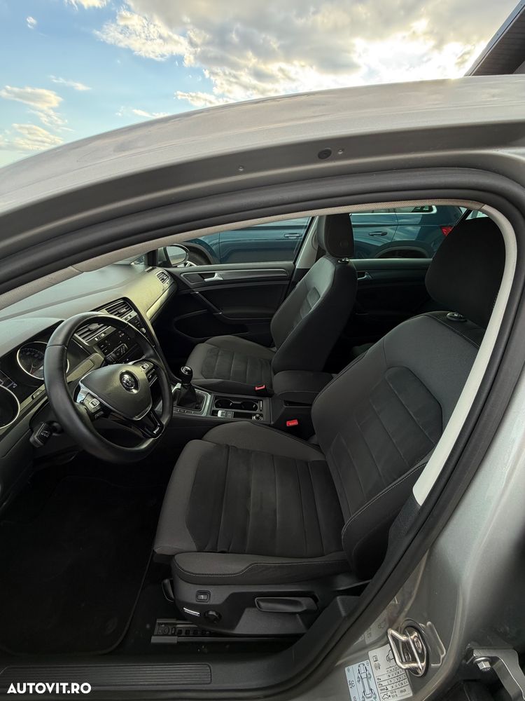 Volkswagen Golf - 5