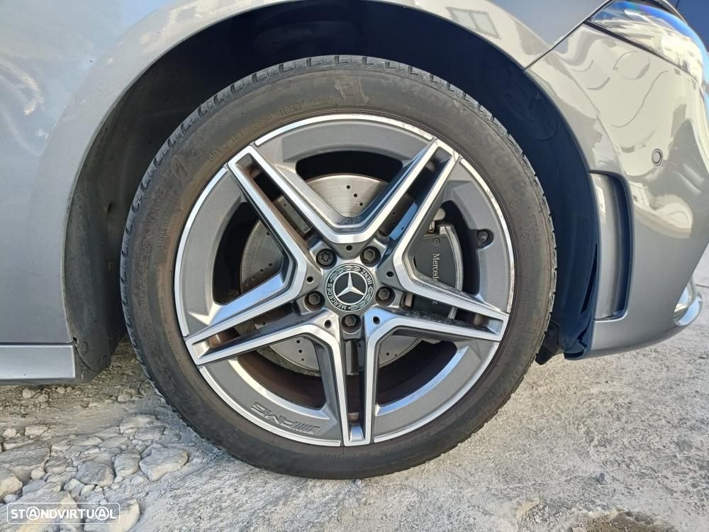Mercedes-Benz A 250 e AMG Line - 17