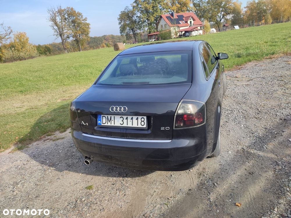 Audi A4 Limousine - 4