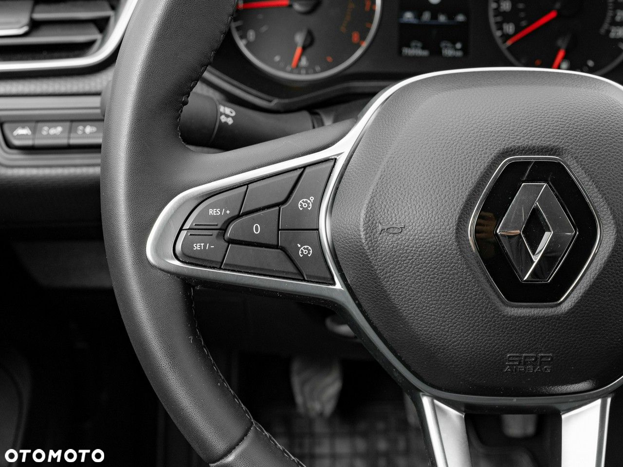 Renault Clio 1.0 TCe Equilibre - 27