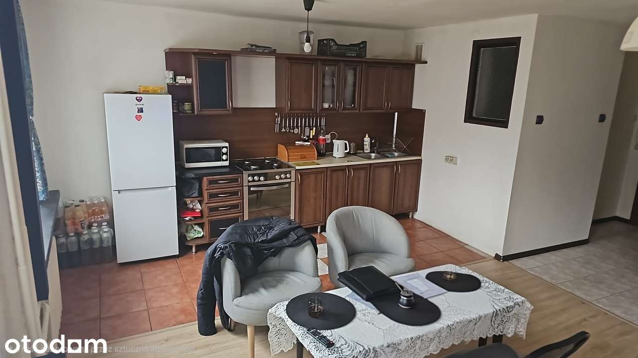 Przytulne 37m² w Jaworznie – Las za oknem, przystanek pod blokiem