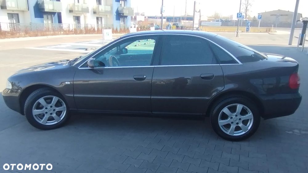 Audi A4 Limousine - 2