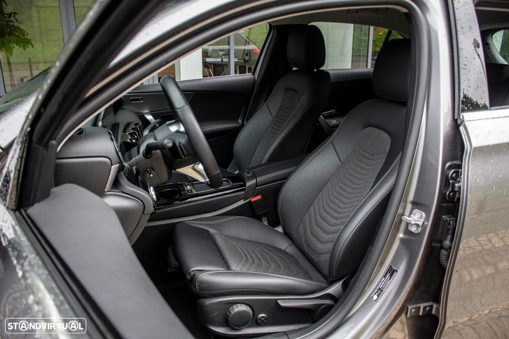 Mercedes-Benz A 250 e Style Plus - 28