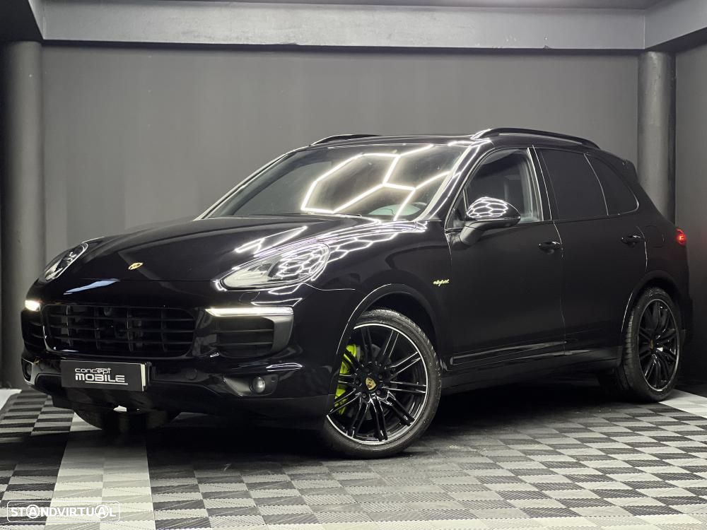 Porsche Cayenne S E-Hybrid - 2