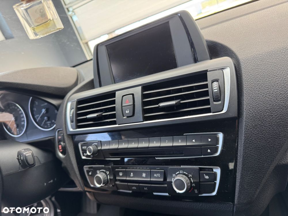 BMW Seria 1 116i - 17