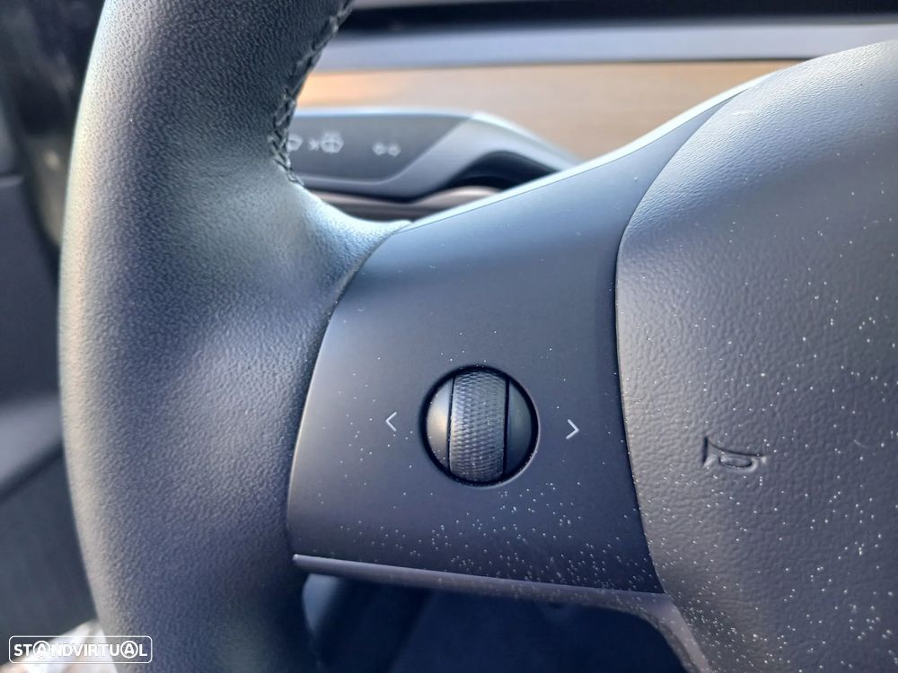 Tesla Model 3 - 16