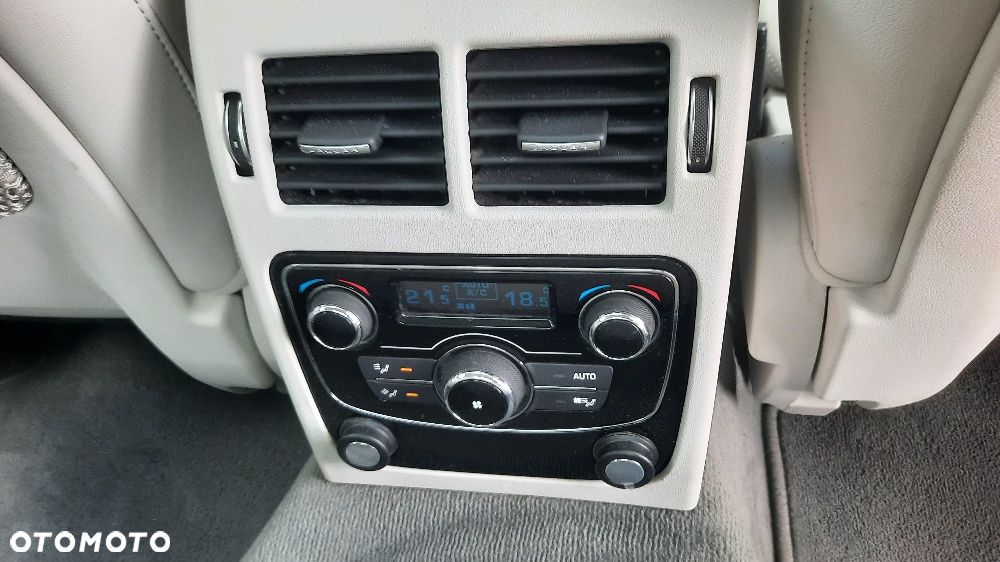 Jaguar XF 3.0 TDV6 Portfolio - 16