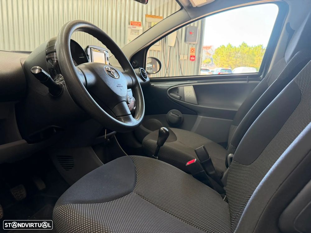 Toyota Aygo 1.0 + AC - 14