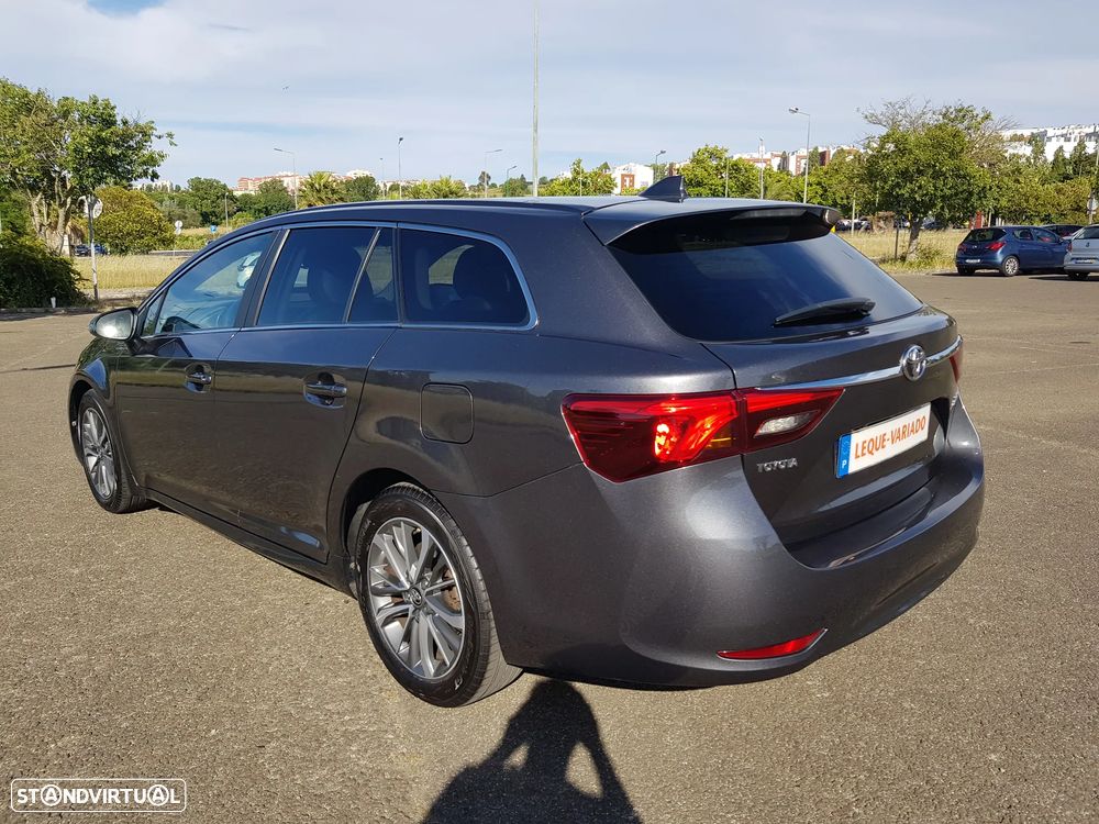 Toyota Avensis Touring Sports 2.0 D-4D Exclusive - 4