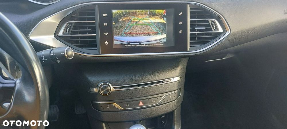 Peugeot 308 HDi FAP 150 Business Line Niveau 2 - 24