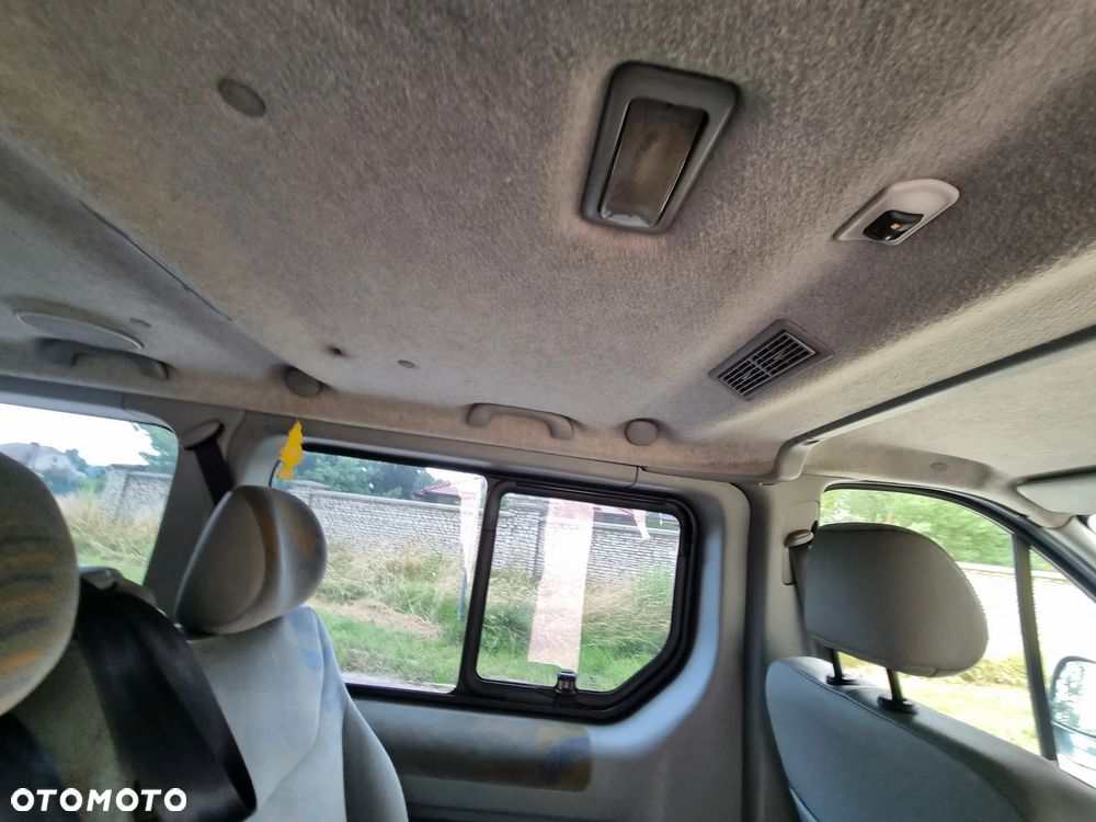 Renault Trafic Passenger - 16