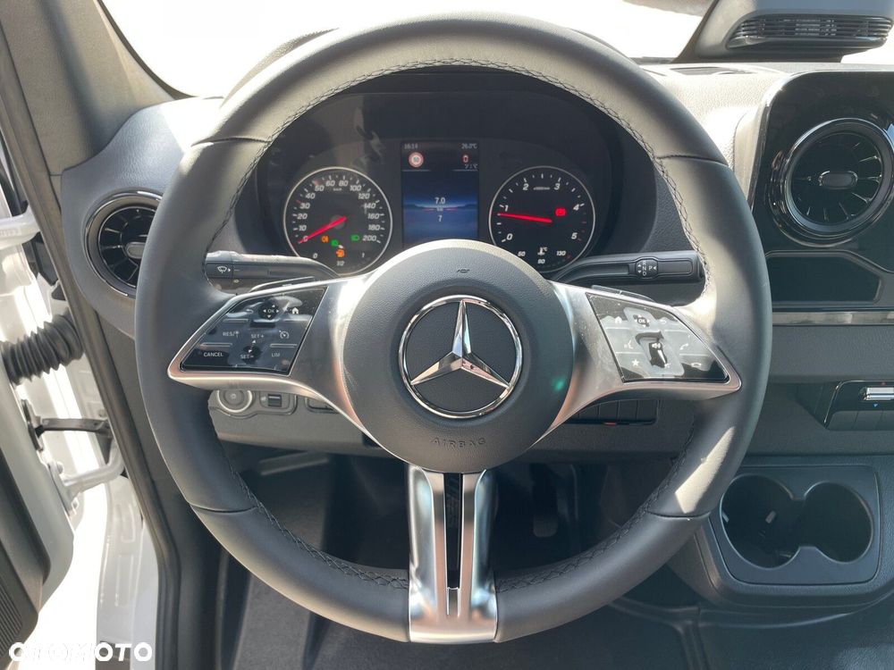 Mercedes-Benz Sprinter 319 CDI 190 KM Reflektory LED extra long - 15