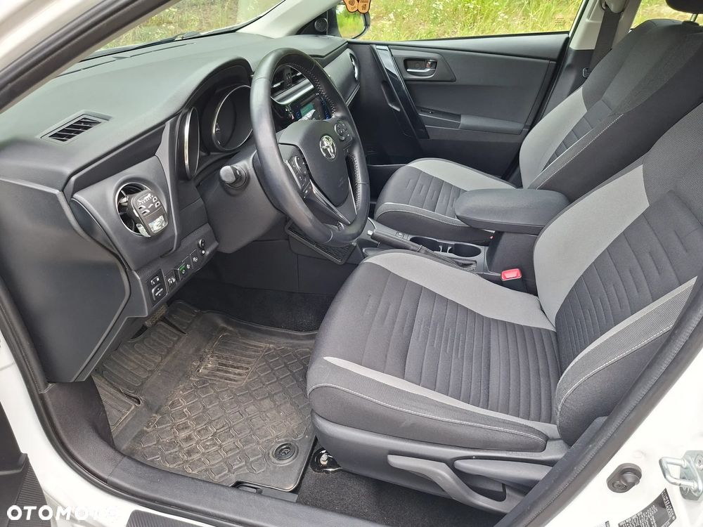 Toyota Auris Hybrid 135 Comfort - 9