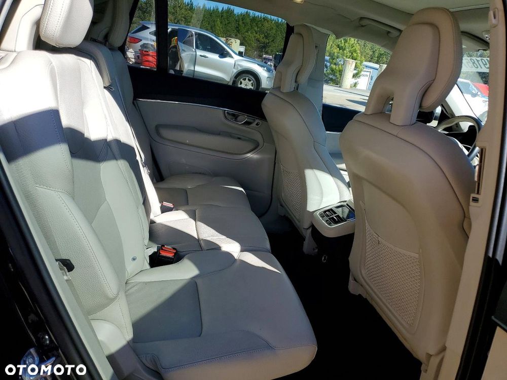 Volvo XC 90 - 11