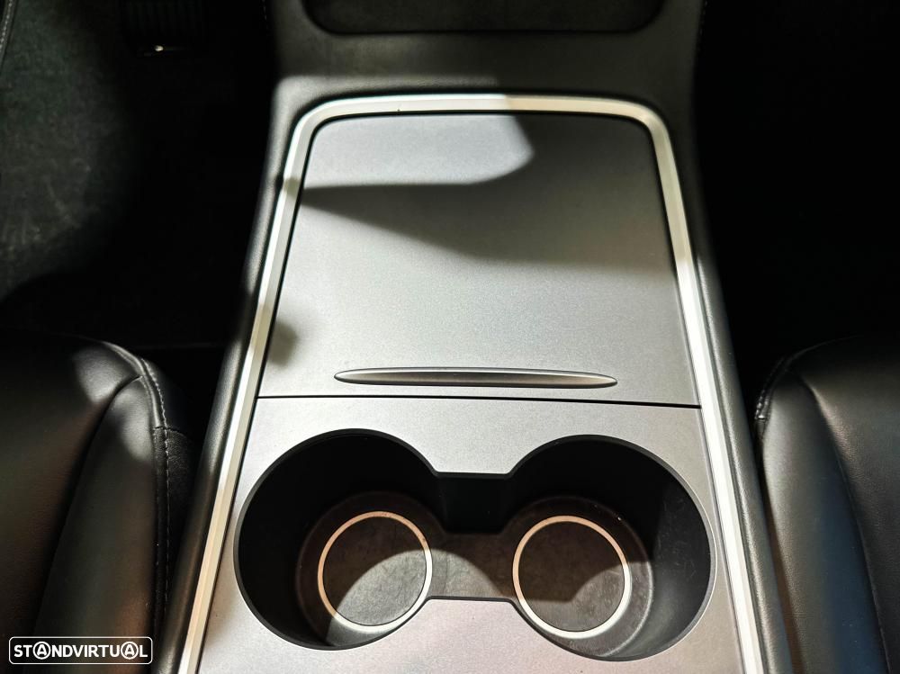 Tesla Model Y Long Range Dual Motor AWD - 31