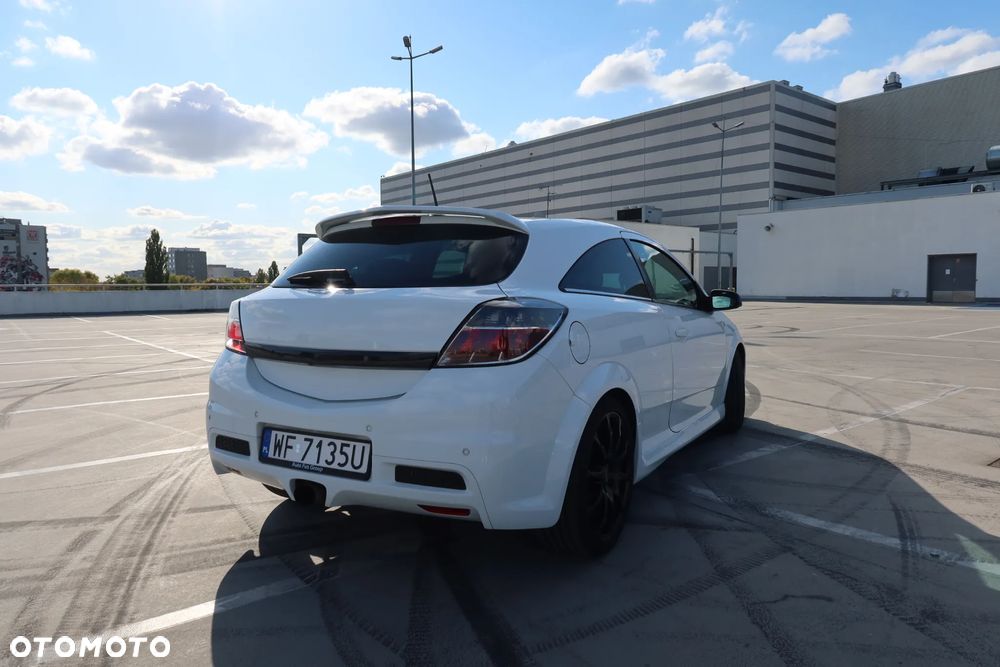 Opel Astra OPC Nürburgring Edition - 4