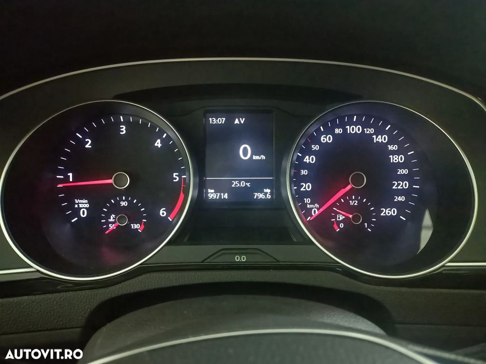Volkswagen Passat - 9