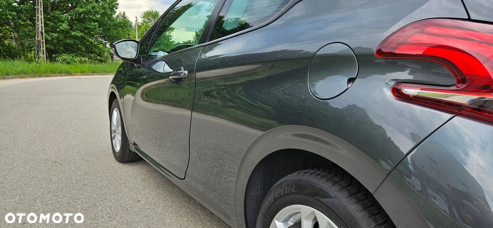Peugeot 208 - 9