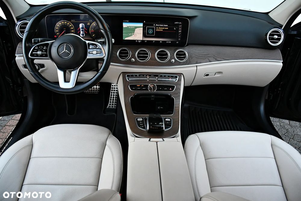 Mercedes-Benz Klasa E 220 d 4-Matic Business Edition 9G-TRONIC - 28
