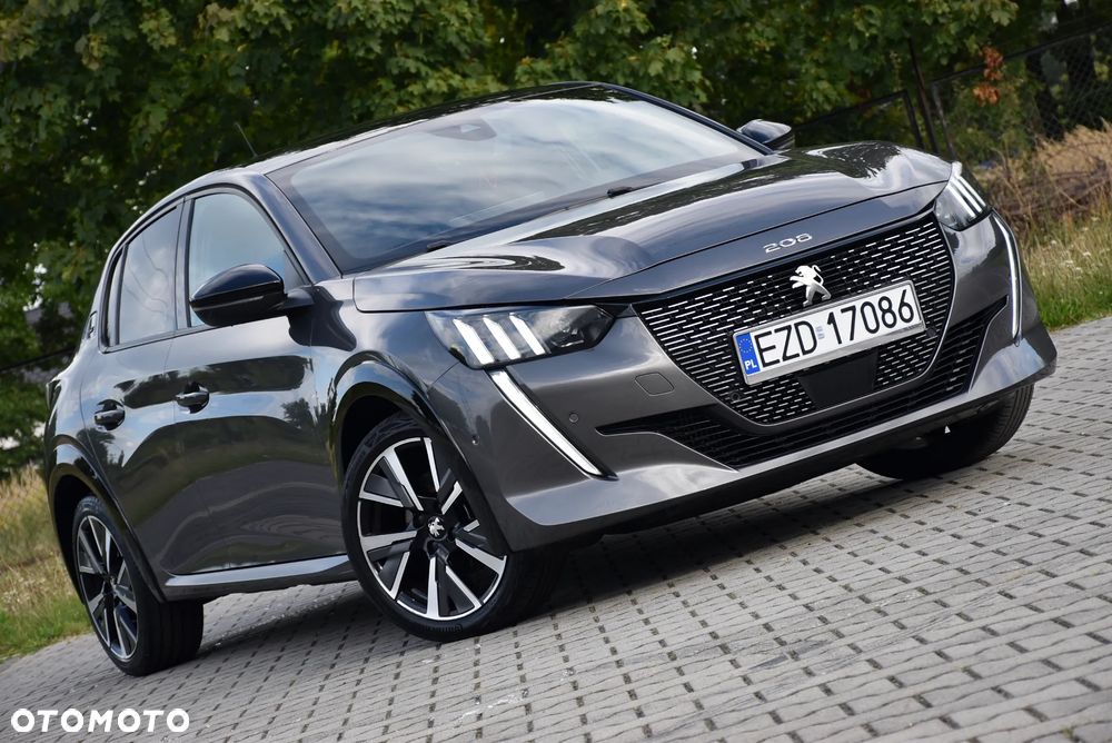 Peugeot 208 - 1