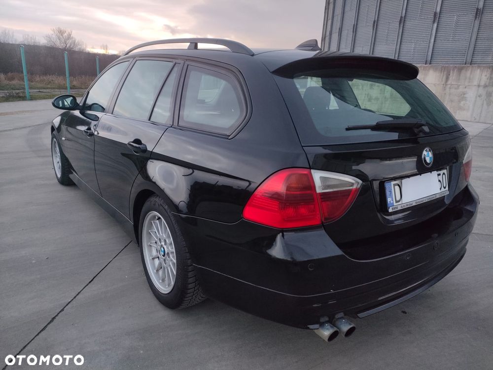 BMW Seria 3 318d - 16