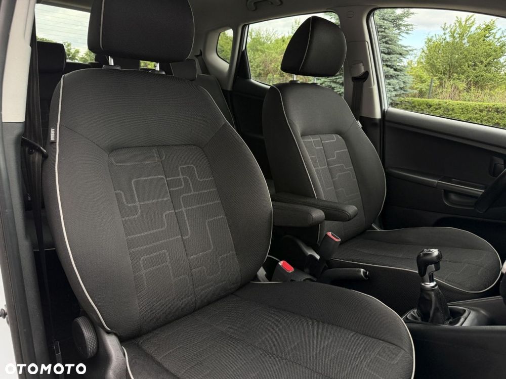 Kia Venga 1.4 CVVT UEFA EURO 2016 - 31