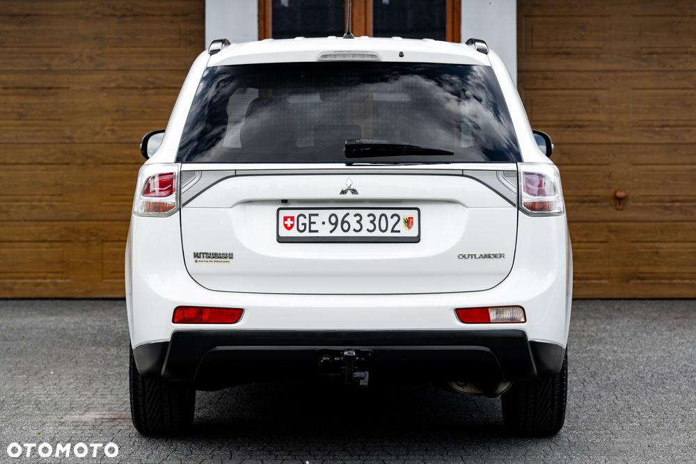 Mitsubishi Outlander 2.2 DI-D 4WD Automatik Invite - 8