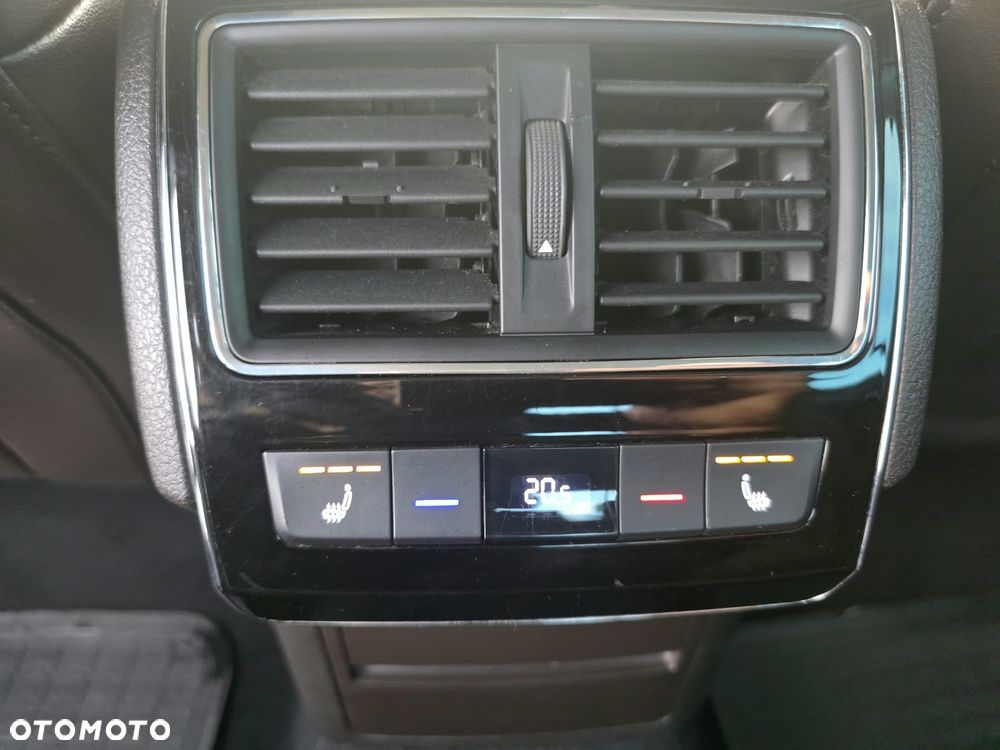 Skoda Superb 2.0 TDI 4x4 L&K DSG - 32
