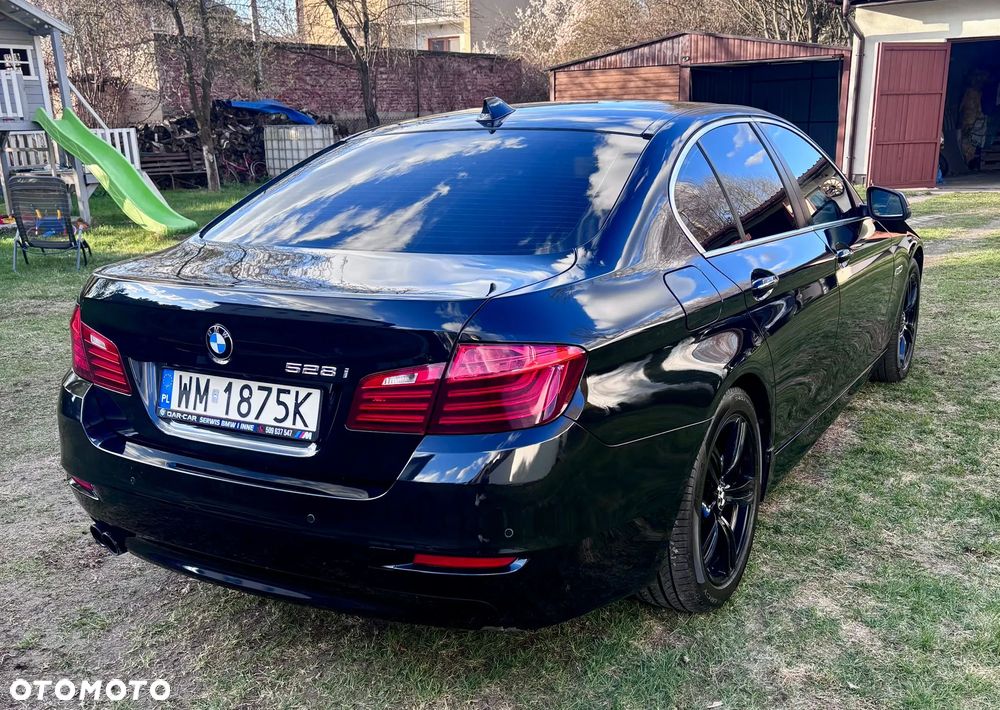 BMW Seria 5 528i Luxury Line - 7