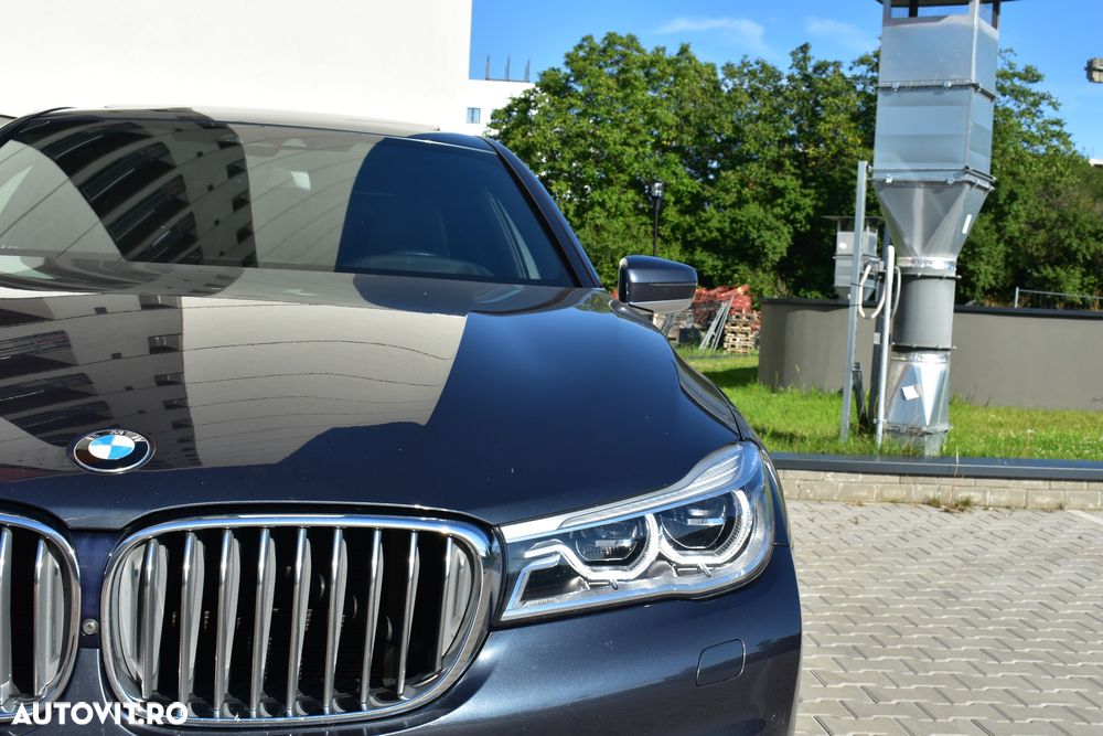 BMW Seria 7 740e iPerformance - 2