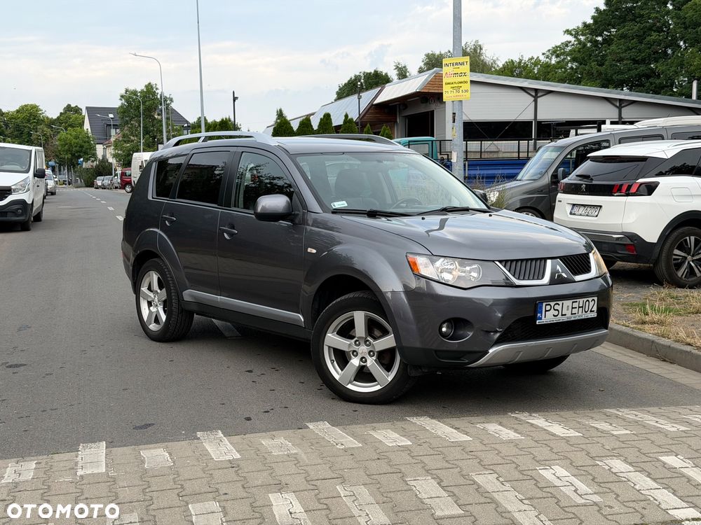 Mitsubishi Outlander 2.0 DID Instyle NAVI - 2
