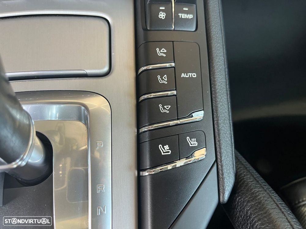 Porsche Cayenne Standard - 35