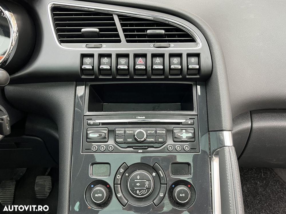 Peugeot 3008 155 THP Premium - 10