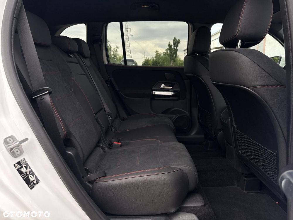 Mercedes-Benz GLB - 21