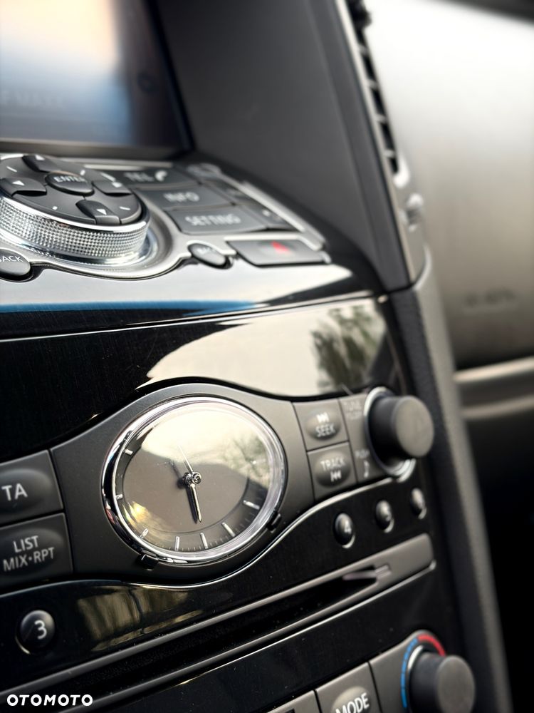 Infiniti QX70 3.0d S - 6