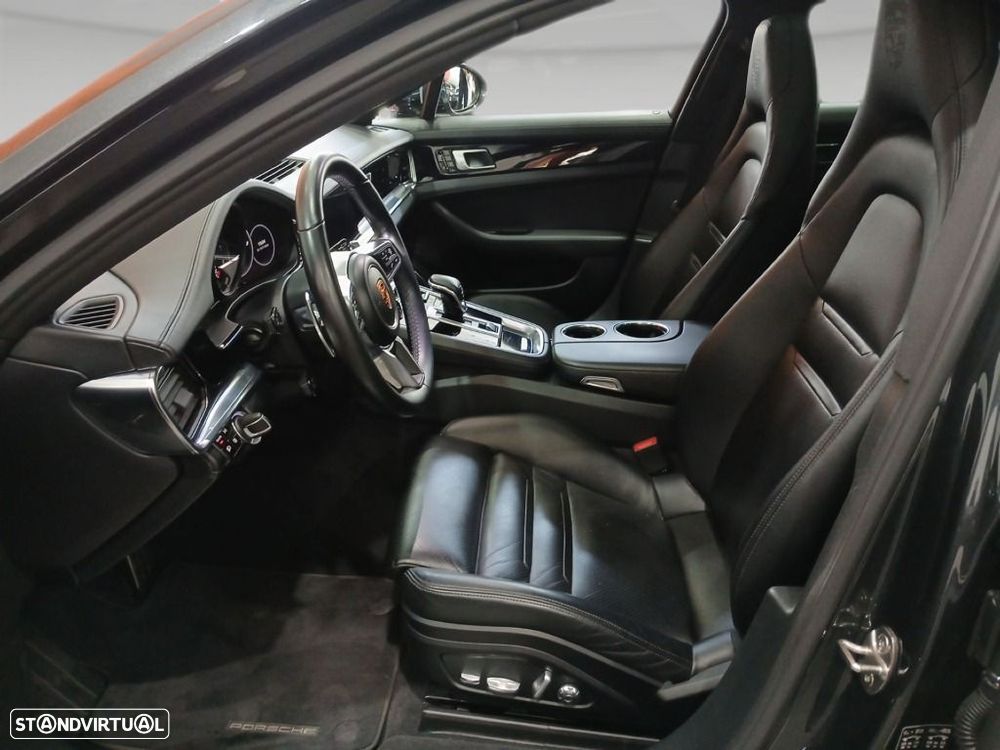 Porsche Panamera Sport Turismo 4 E-Hybrid - 14