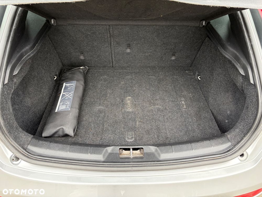 Volvo V40 T3 Kinetic - 16