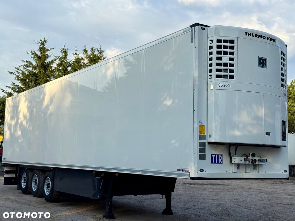 Schmitz Cargobull SKO 24/THERMO KING - 2