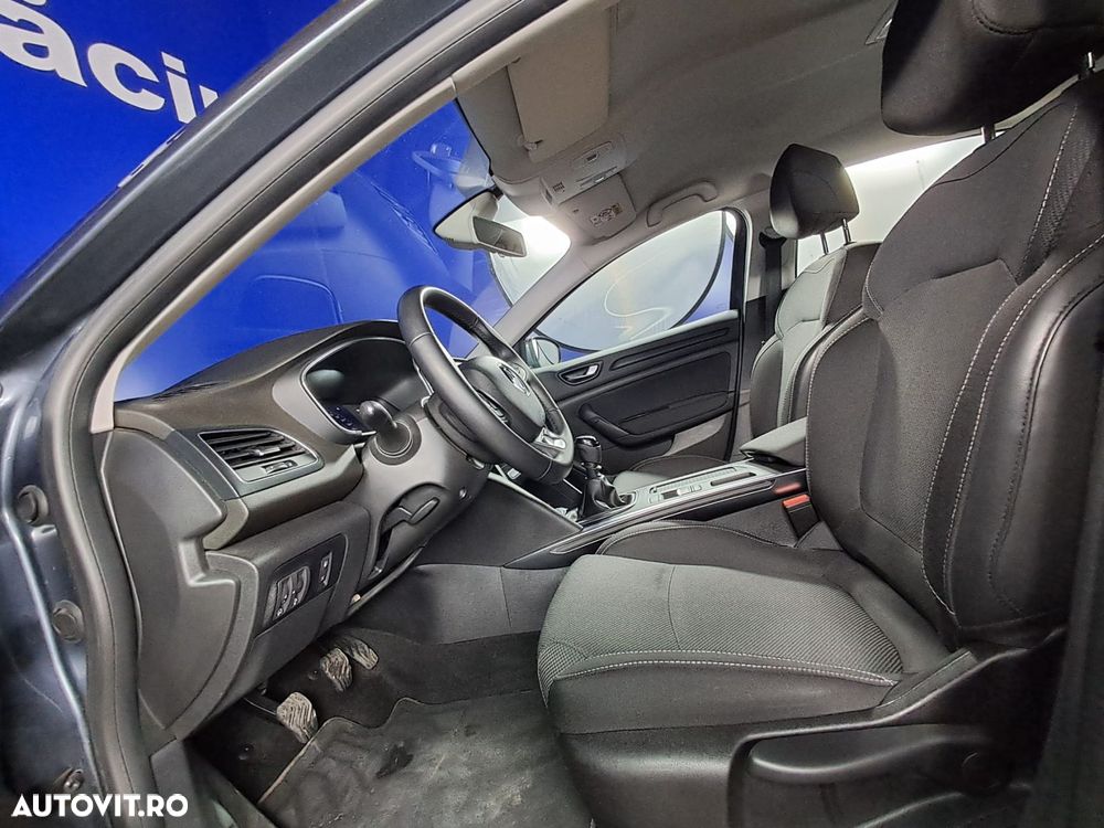 Renault Megane - 11