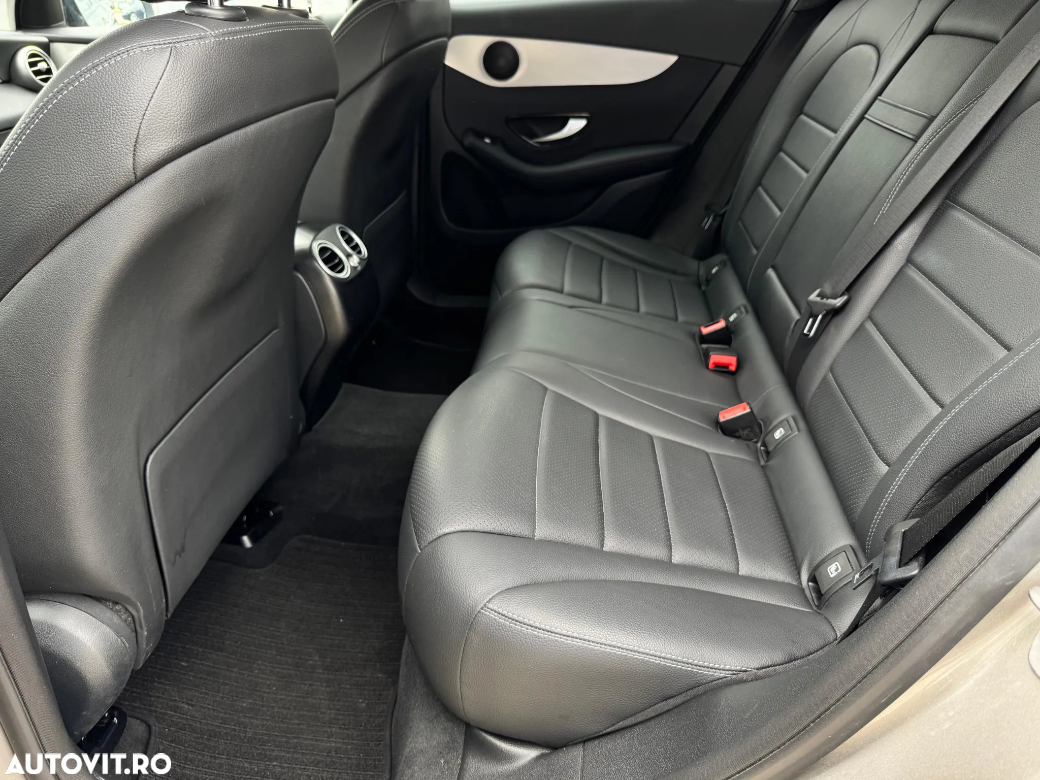 Mercedes-Benz GLC 300 d 4Matic 9G-TRONIC Exclusive - 16