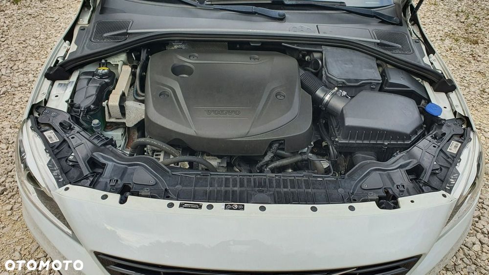 Volvo V60 D4 Geartronic R-Design - 31