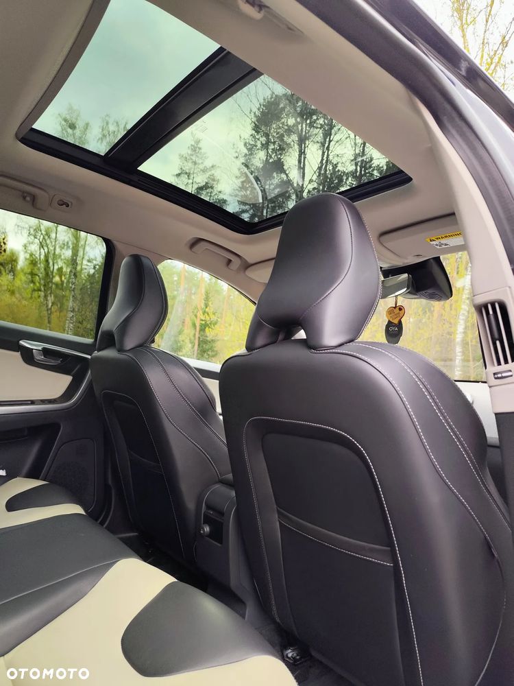 Volvo XC 60 T6 AWD Geartronic Momentum - 11