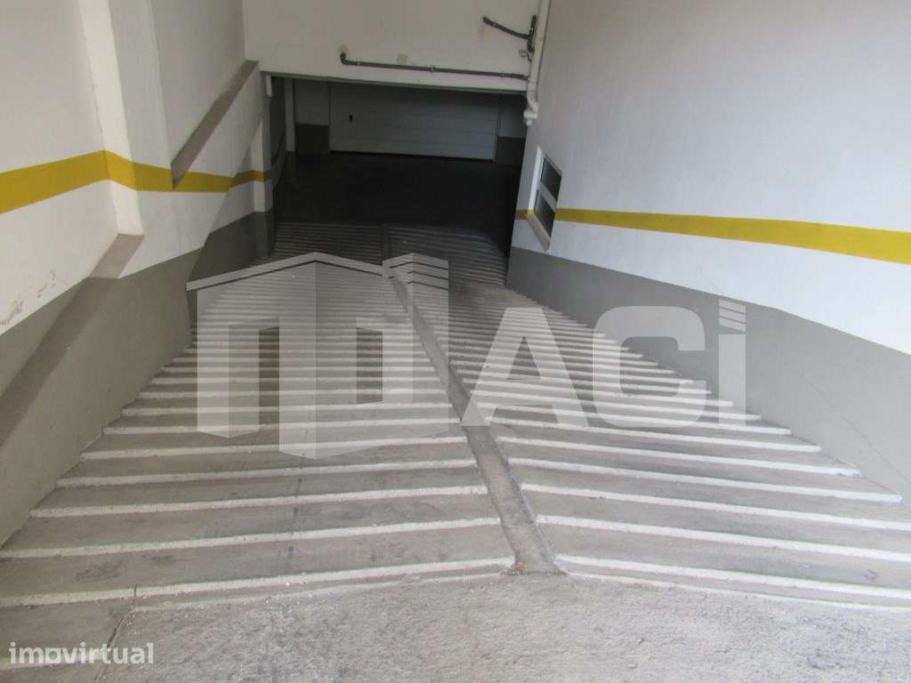 Garagem Av. Marquês de Pombal - Grande imagem: 3/10