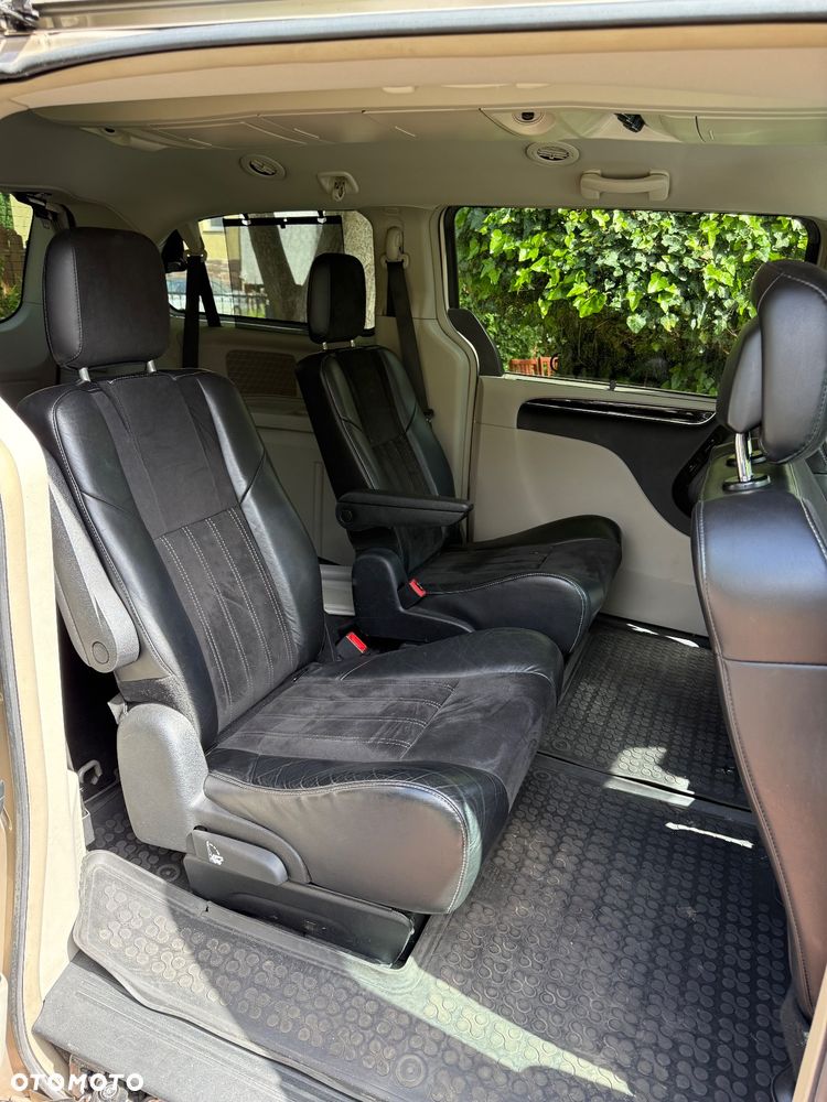 Lancia Voyager 2.8CRD Platinum - 11