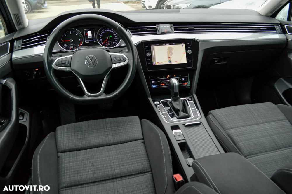 Volkswagen Passat 2.0 TDI SCR DSG Comfortline - 24